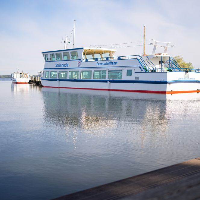 Steinhuder Personenschifffahrt Fahrgastschiff Steinhude am Steg 2